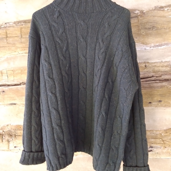 American Eagle Outfitters Other - American Eagle Outfitters Donegal Cable Sweater Size Large